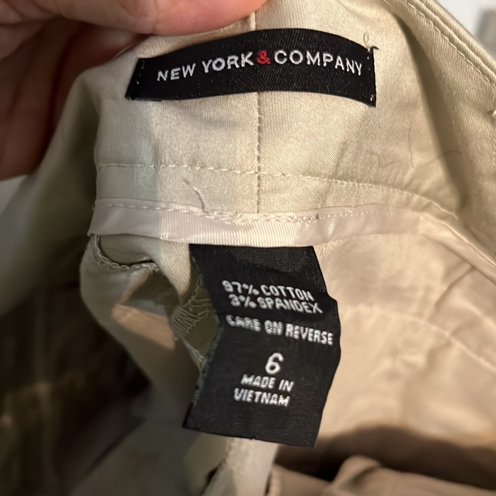 New York & Company size 6 khaki pants. LIKE NEW - Picture 5 of 5